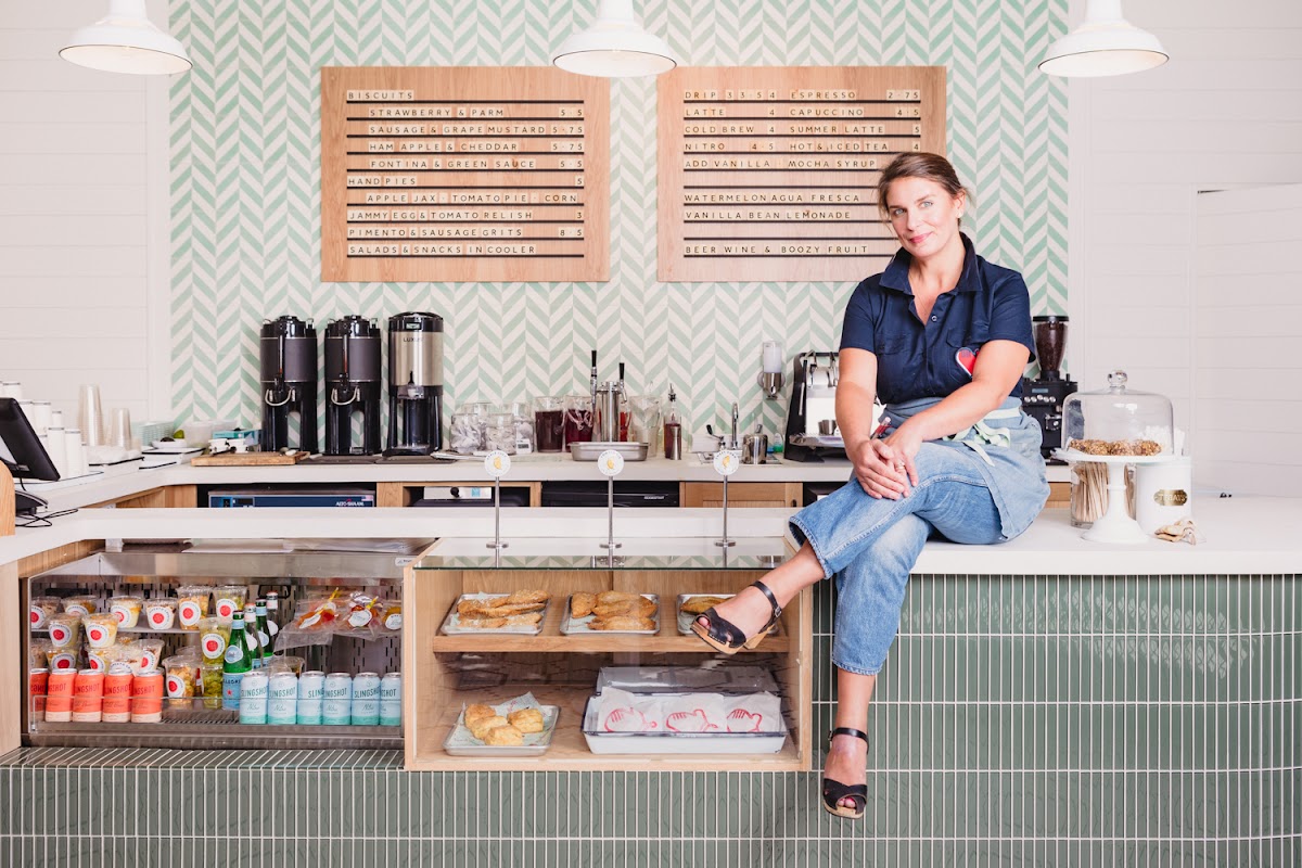 Handy and Hot photo 3