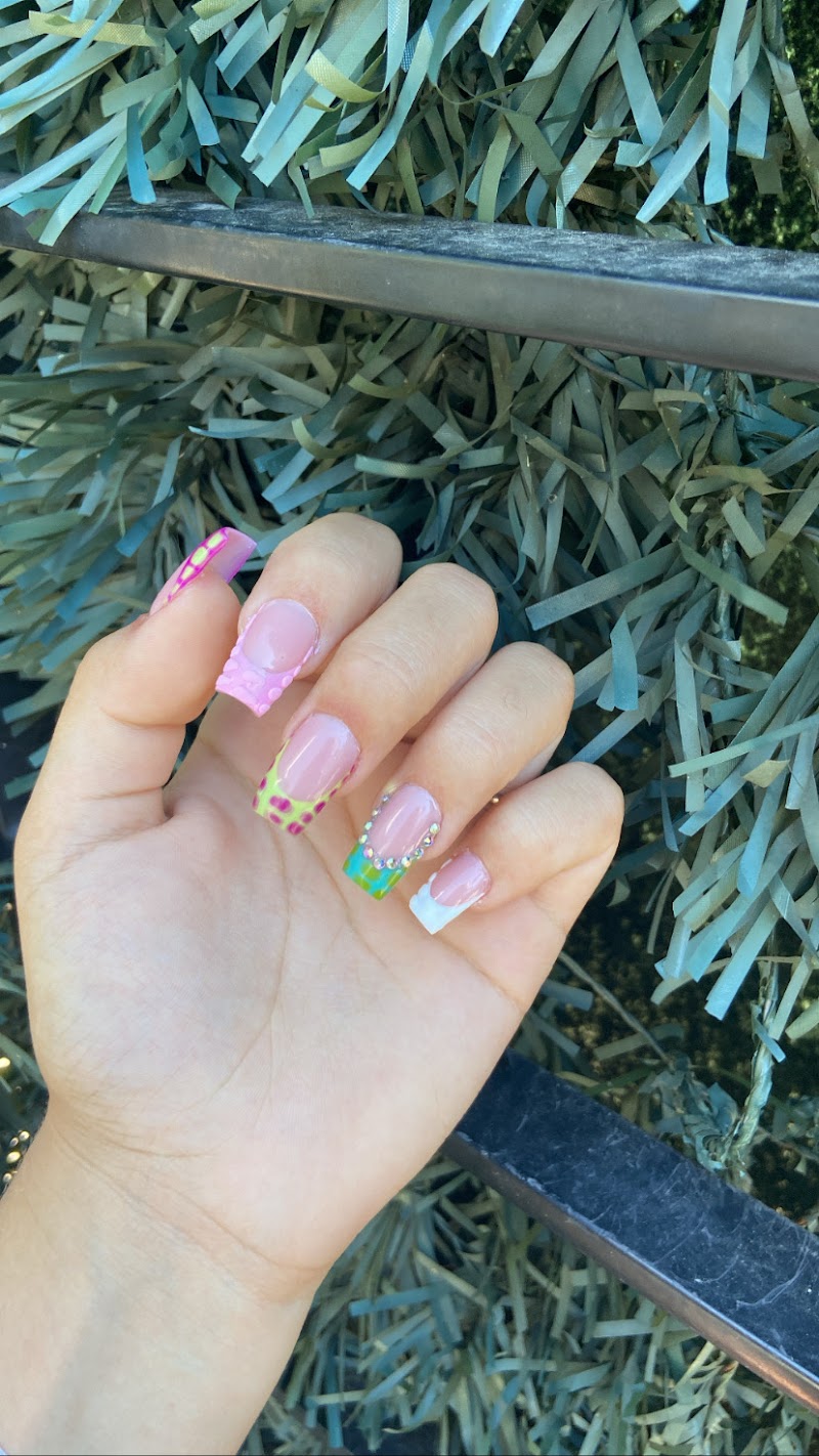 MIREILLE LAURE MABOUGUIA NDJOKO (BEAUTY LAURE NAILS TOULOUSE) — photo 2