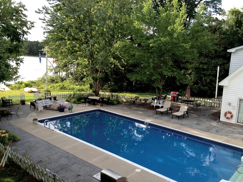 Miles River Guest House - Photo 1