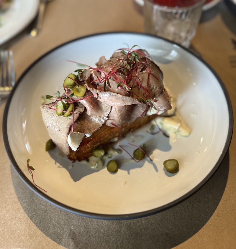 Le Pleasant Café photo 4