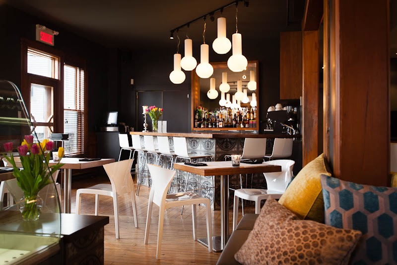 Le Pleasant Café photo 1