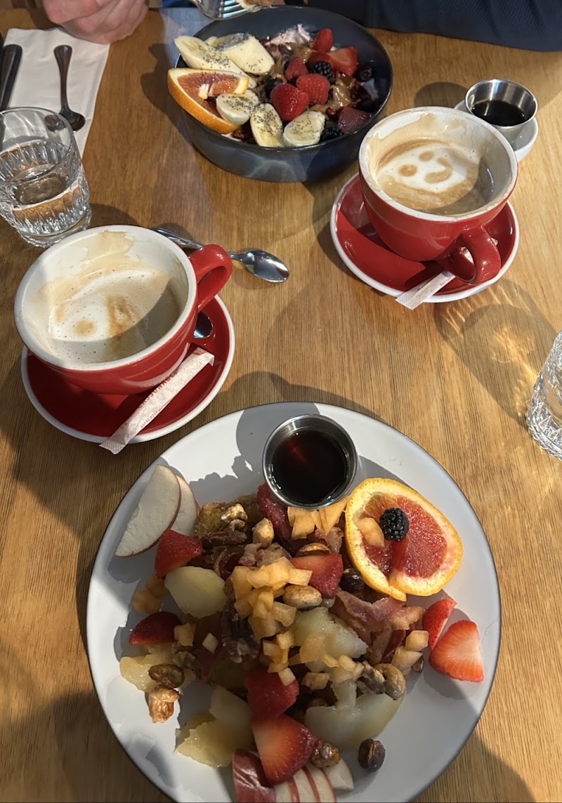 Le Pleasant Café photo 4