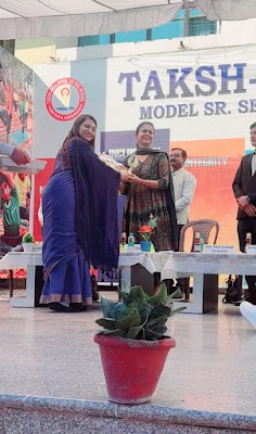Dr Itisha singh ,best gynaecologist - Image 3