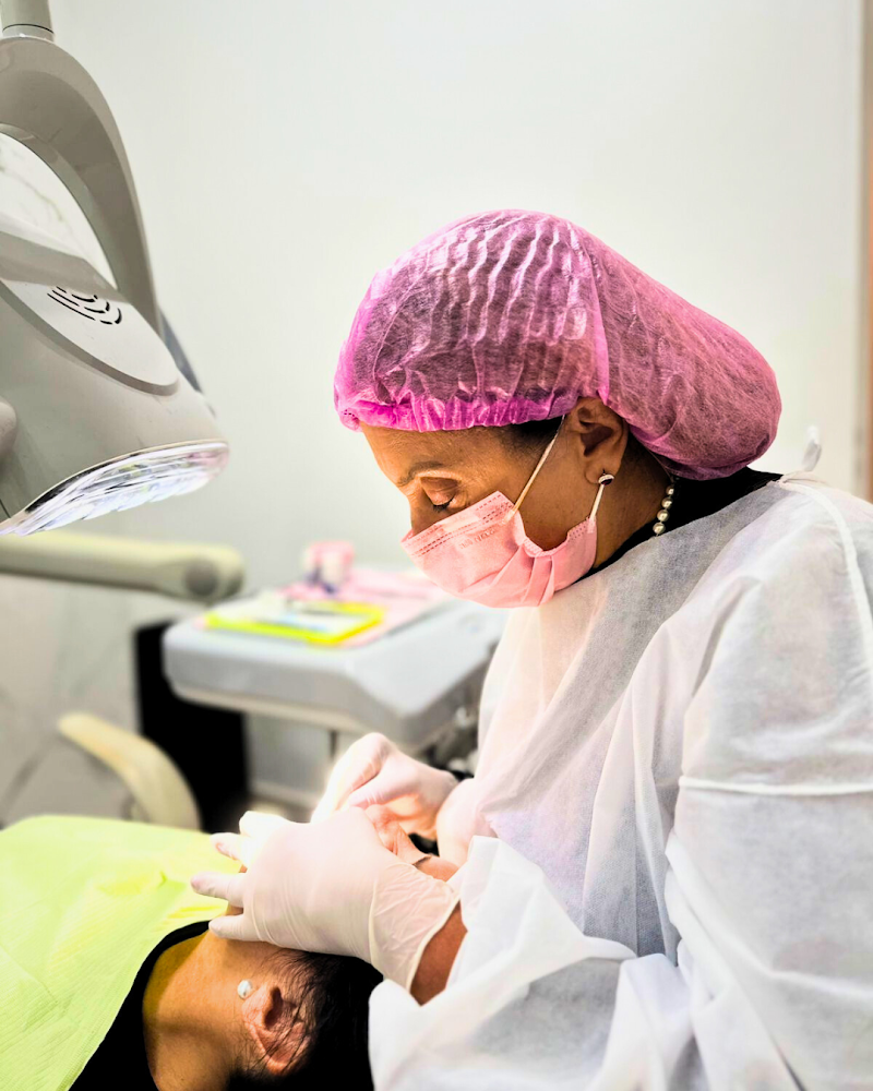 Dra. Raquel Cristina Pinheiro - Dentista em Sorocaba, Especialista em Implantes | Ortodontia | Harmonização Facial - foto 2