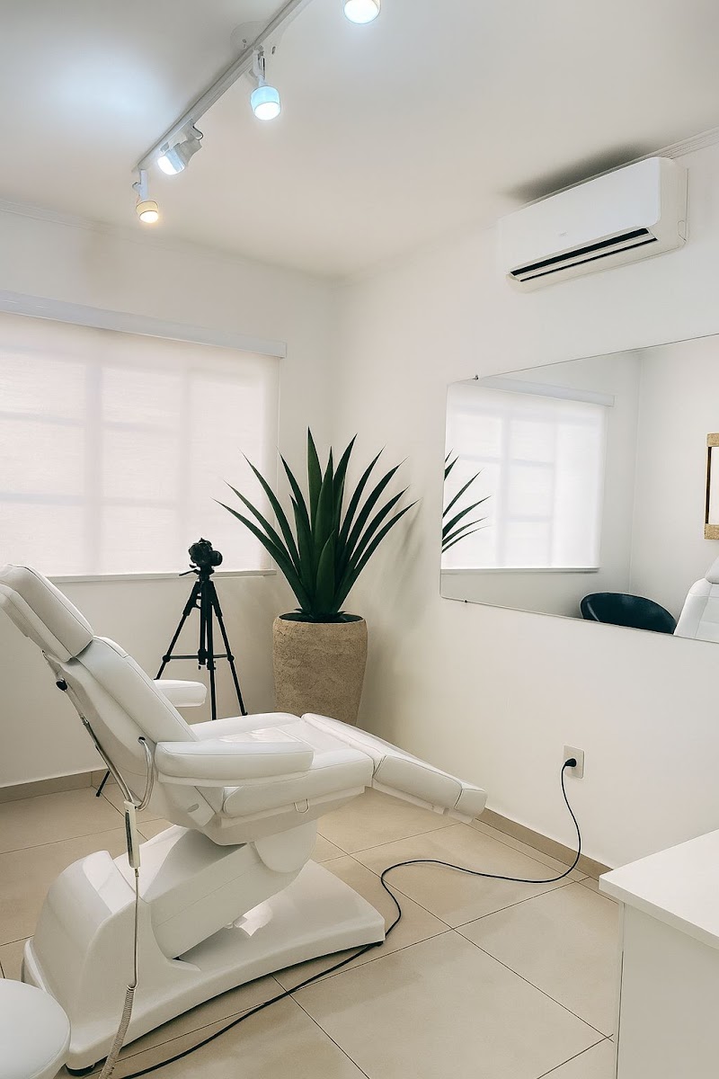 Dra. Raquel Cristina Pinheiro - Dentista em Sorocaba, Especialista em Implantes | Ortodontia | Harmonização Facial - foto 5