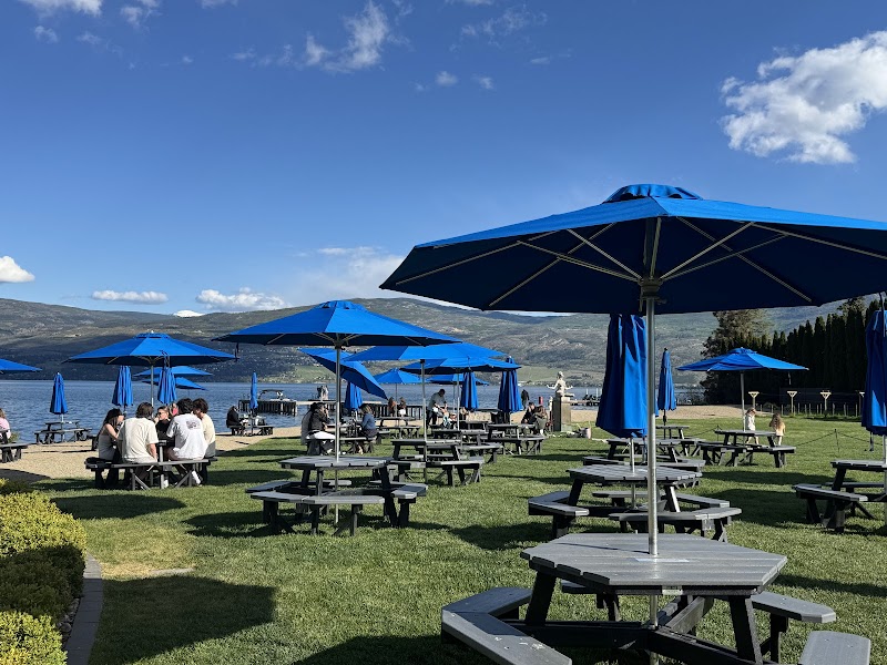Annie's Beach Cafe & Lounge photo 3