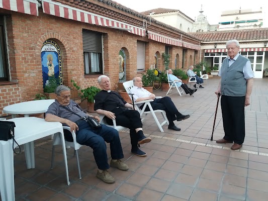 Residencia Residencia Sacerdotal San Pedro Gestión Privada — C. de San Bernardo, 101, Chamberí, 28015 Madrid, España